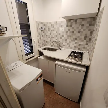 Monolocale Con Terrazzino Lägenhet