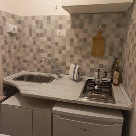 Monolocale Con Terrazzino * Rom